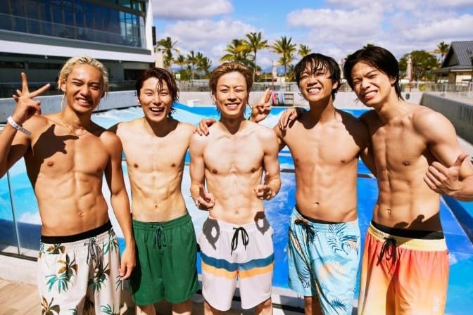 コムドット 写真集 「 BESIDE 」